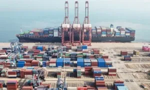 Xuất khẩu Trung Quốc giảm lần đầu trong gần 2 năm